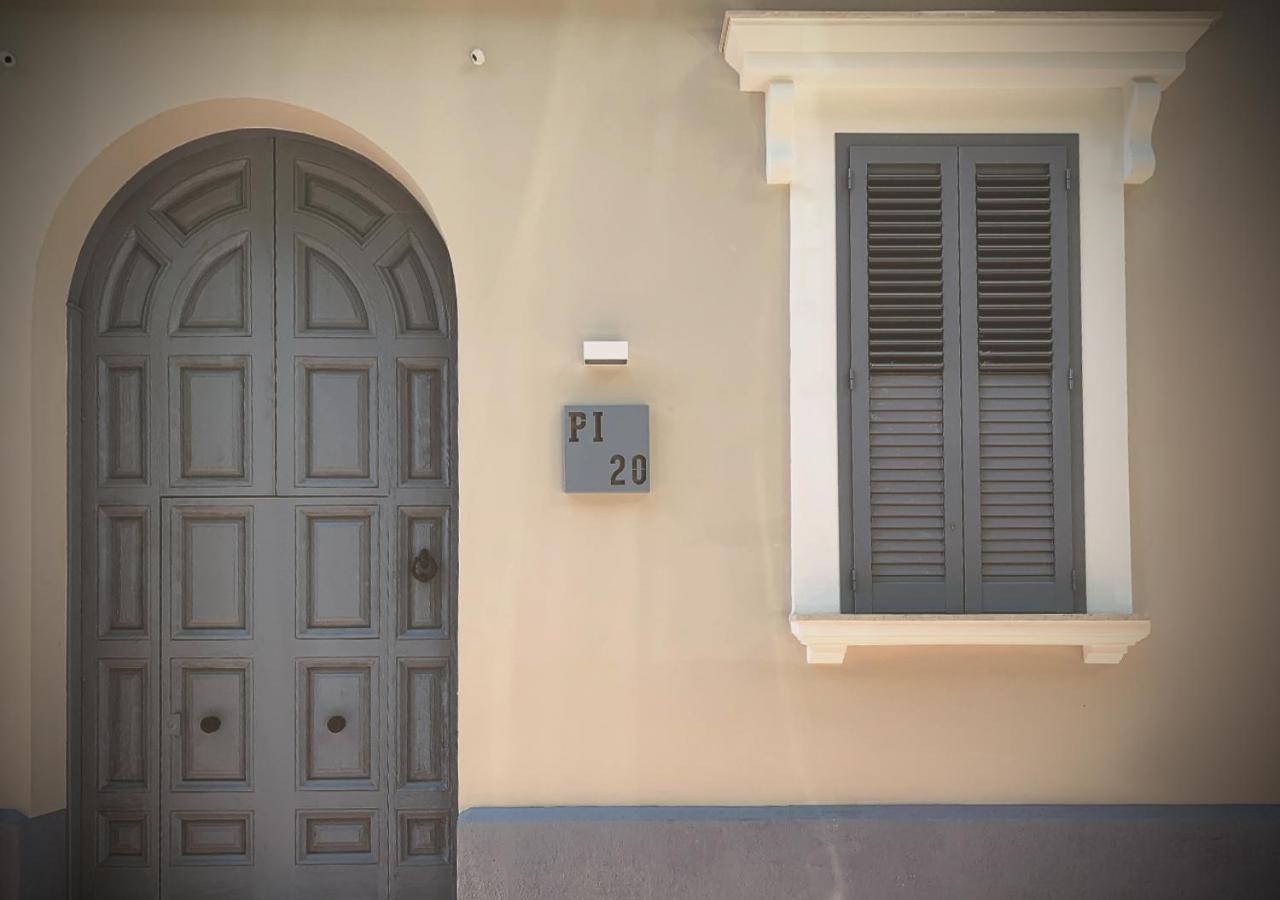 Satyria Apartments Taranto Luaran gambar